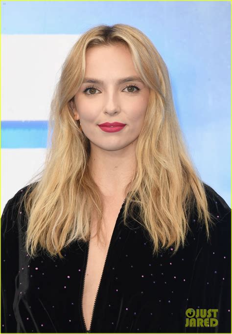 Photo: jodie comer umbrella free guy uk premiere 13 | Photo 4601823 ...