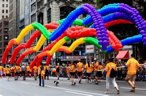 Parade Balloons in Chicago, IL | BalloonLab