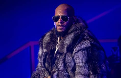 R Kelly Net Worth: Career Earnings & Lifestyle [2024 Update]