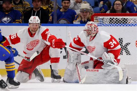 Opinion: Why Lyon Should be the Red Wings' Starting Goaltender For Now | Inside The Rink