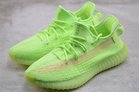 ADIDAS YEEZY Boost 350 V2「Glow」 – RABBITKICKS