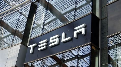 TSLA Stock Continues to Soar as Analyst Sets $800 Target