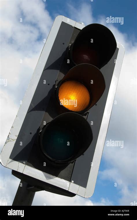 Amber traffic light hi-res stock photography and images - Alamy