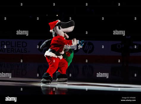 San jose sharks mascot hi-res stock photography and images - Alamy