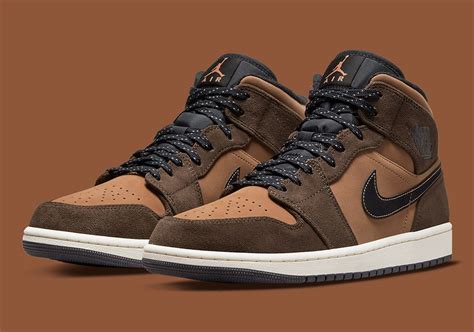 Air Jordan 1 Mid Brown DC7294-200 | SneakerNews.com