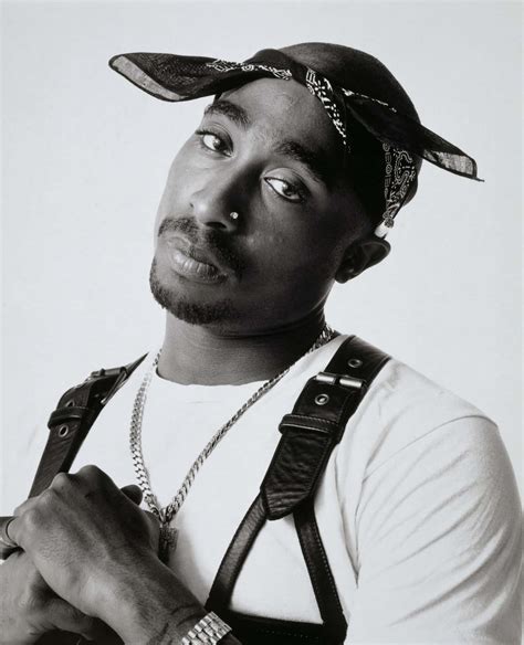 Ladda ner Denälskade Bortgångne Raplegenden Tupac Shakur | Wallpapers.com