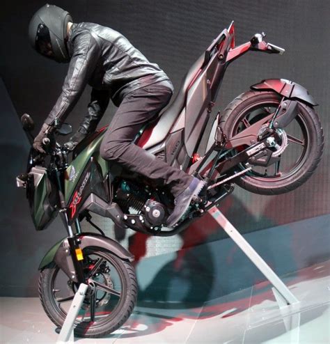 Honda X-Blade 160: Sharper and bigger, but is it better? - Rediff.com Get Ahead