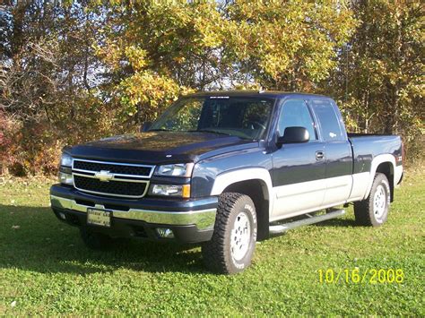 2007 Chevrolet Silverado 1500 Classic - Information and photos - MOMENTcar