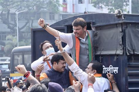 Mumbai police detained Devendra Fadnavis, BJP leaders during protest ...