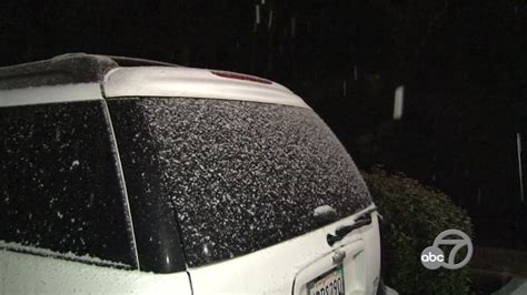 Napa County wakes up to snowfall along Howell Mountain Road - ABC7 San Francisco