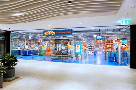 Smyths Toys im Forum Schwanthalerhöhe