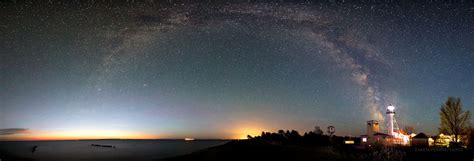 These Jaw-Dropping Photos Of The Great Lakes Night Sky Seem Too Beautiful To Be Real | HuffPost