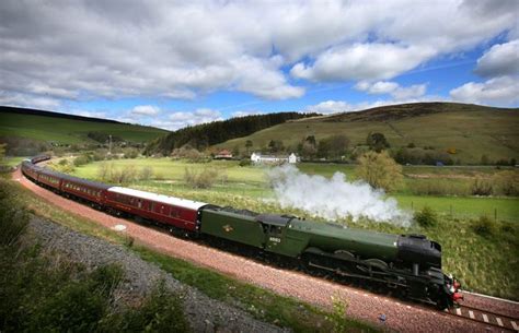 Fans see Flying Scotsman return to Scottish routes after Network Rail U ...