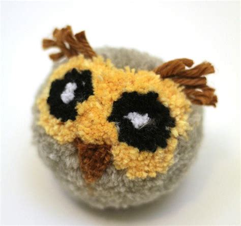 DIY Owl Pom Pom | Pom pom crafts, Animal crafts for kids, Yarn crafts