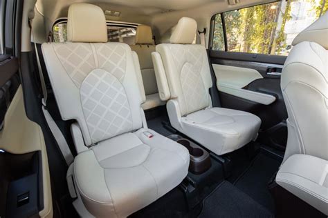 Which Toyota Highlander Has Captain Seats