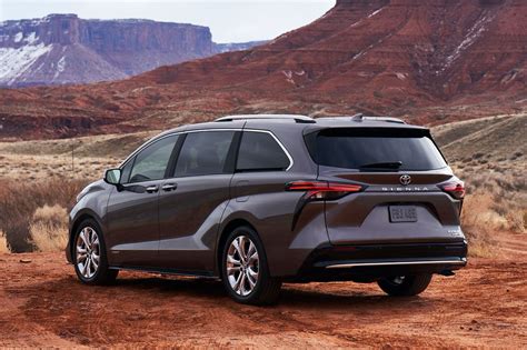 2021 Toyota Sienna Unveiled as Bold New Hybrid Minivan With Available AWD - autoevolution