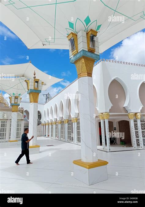 Ar Rahman Mosque, Blitar Indonesia Stock Photo - Alamy