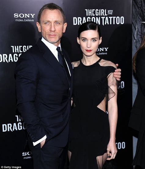 Rooney Mara wows at The Girl With The Dragon Tattoo premiere in New ...