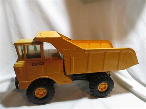 Nylint contruction dump truck metal yellow Vintage 1970s