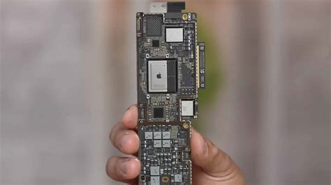 New MacBook Air Teardown Reveals the M2 Chip in All Its Glory - iPhone Hacks | #1 iPhone, iPad ...