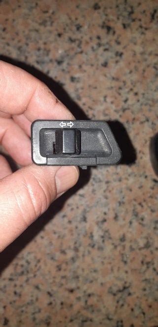 interruptor intermitente Suzuki katana 49cc agua de segunda mano por 12 EUR en Badajoz en WALLAPOP