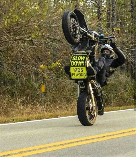 Saw this in my Imgur Feed | Funny motorcycle, Motocross funny, Motorcycle humor