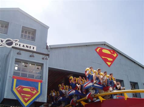 Superman (Parque Warner Madrid) – Parkwelten – Freizeitparks, Kirmes & Co.