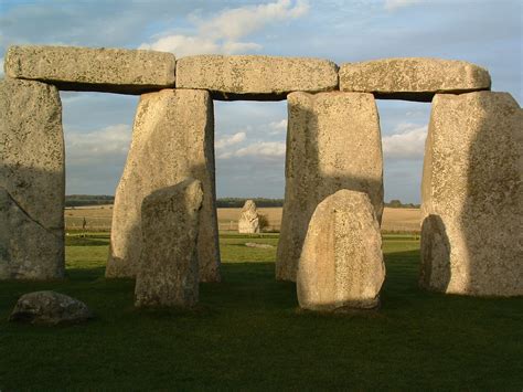 The Stonehenge Tourist Guide. : Stonehenge Inner Circle Tours. The best ...