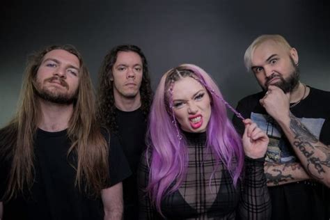 SUMO CYCO: "Cyclone" music video out - Femme Metal Webzine