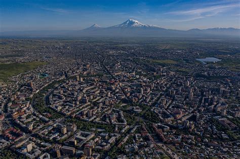 Aerial view of Yerevan, Armenia : amstobar