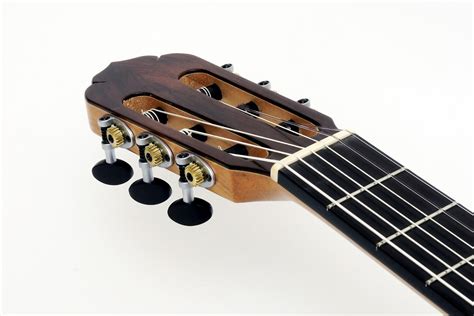 Classical Baritone Guitar, Scale 665 mm - Stoll Guitars