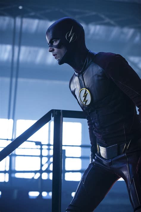 Supergirl Guest Stars In Photos From The Flash and Legends of Tomorrow Crossover Episodes ...