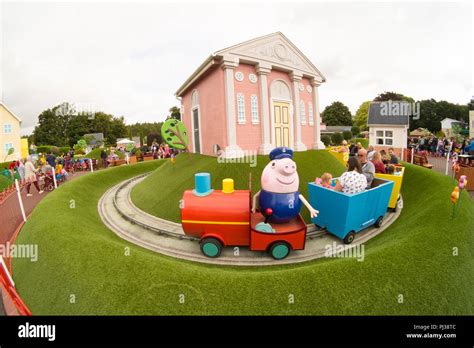 Grandpa Pig's little train ride, Peppa pig world, Paultons park, Romsey ...