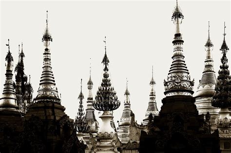 Pin by Şelale Gültekin on geometrie arch. | Shwedagon pagoda ...