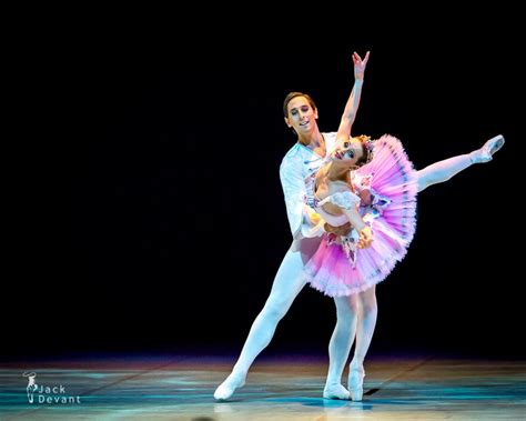 The Nutcracker pas de deux by Luana Georg and Sergei Upkin