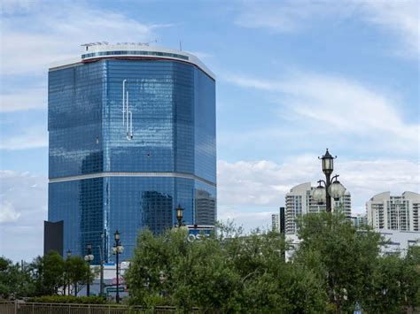 The New $3.7 Billion Fontainebleau In Las Vegas Equipped With A LIV ...