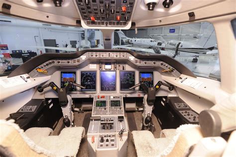 Jet Airlines: Hawker 4000 Cockpit