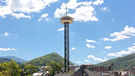 Gatlinburg Space Needle: Iconic 360° Views of the Smoky Mountains