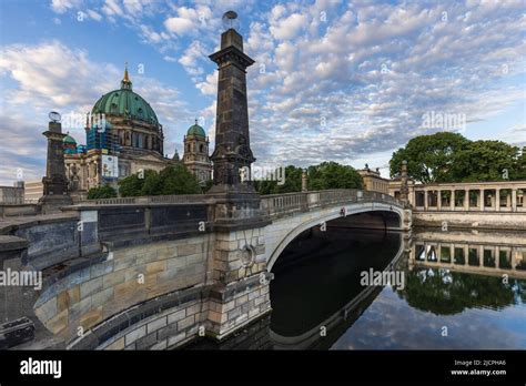 Friedrichs Bridge over the Spree River with Berliner Dom (Berlin ...