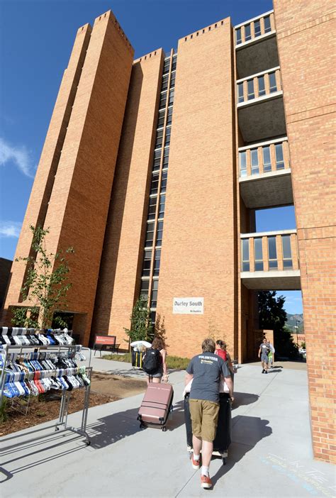 Photos: University of Colorado Students Move into the Dorms – Boulder ...