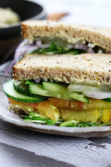 How To Make A Tempting Mediterranean Veggie Sandwich