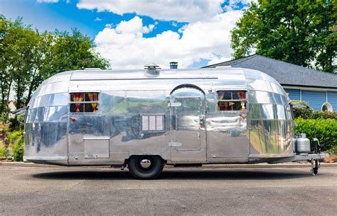 A Period-Correct 1950s Airstream Globetrotter