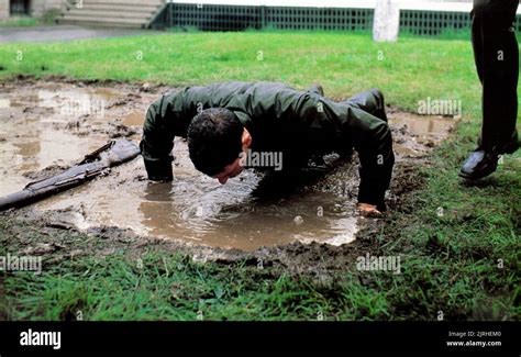 RICHARD GERE, AN OFFICER AND A GENTLEMAN, 1982 Stock Photo - Alamy