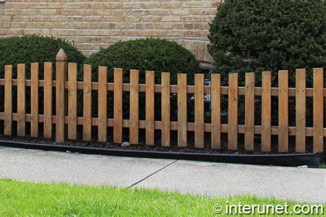 Simple low wood fence | interunet