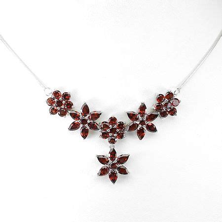 Necklace with orange-brown garnet pendant