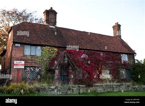 Old cottage in Forest Row East Sussex Stock Photo - Alamy