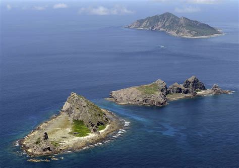 Tristan albatross threatened by super sized mice in Gough island; an ...