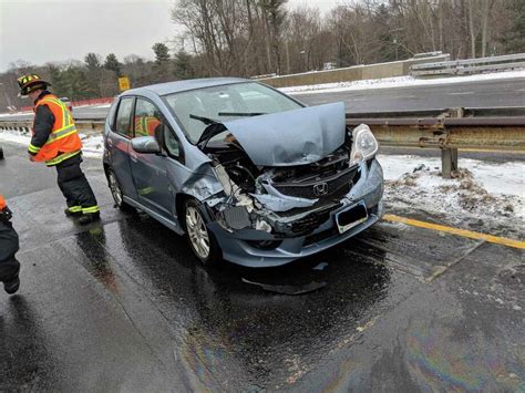 Car accident strikes on snowy morning - Westport News