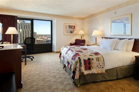 Hilton Springfield - 43 Photos & 68 Reviews - Hotels - 700 E Adams St, Springfield, IL - Phone ...