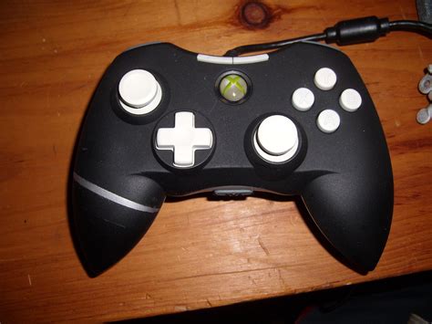 Xbox 360 Black and White Controller Color Mod - Instructables